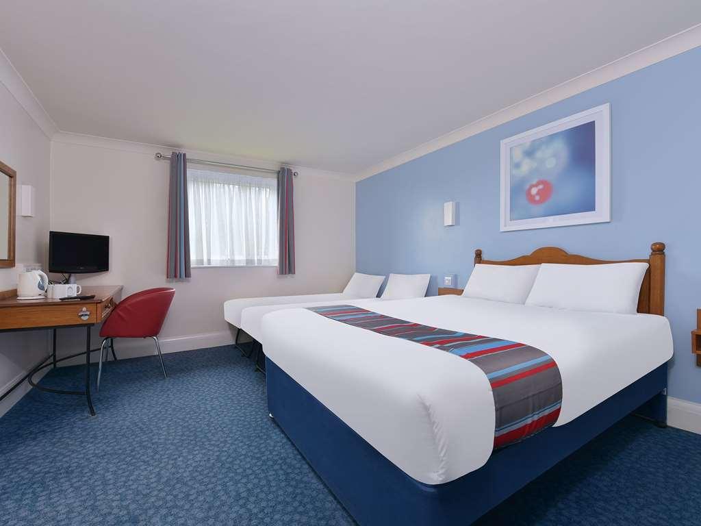 Travelodge Bedford Goldington Road Room photo