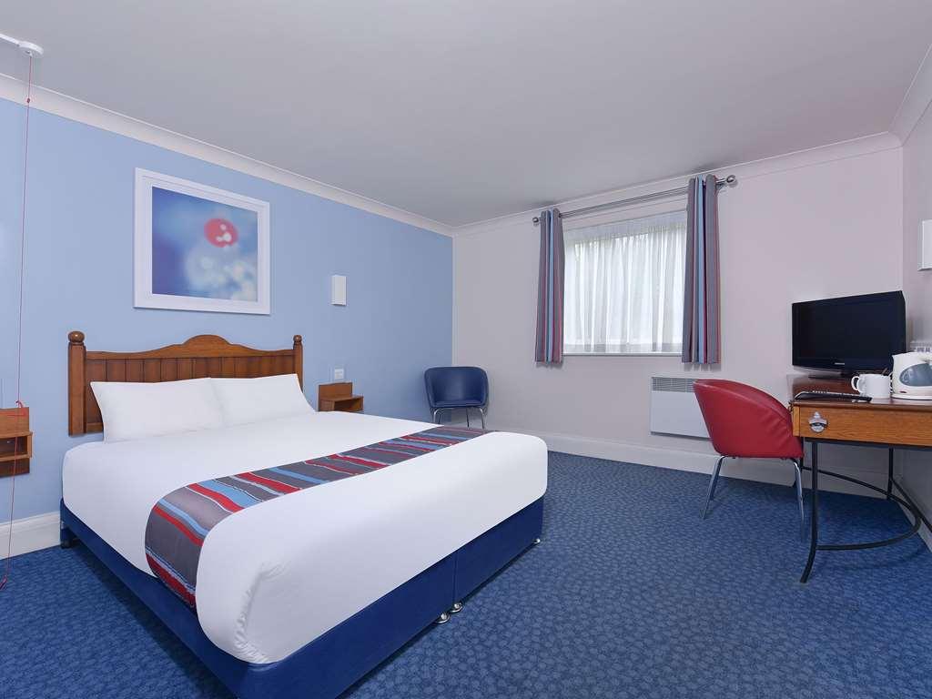 Travelodge Bedford Goldington Road Room photo