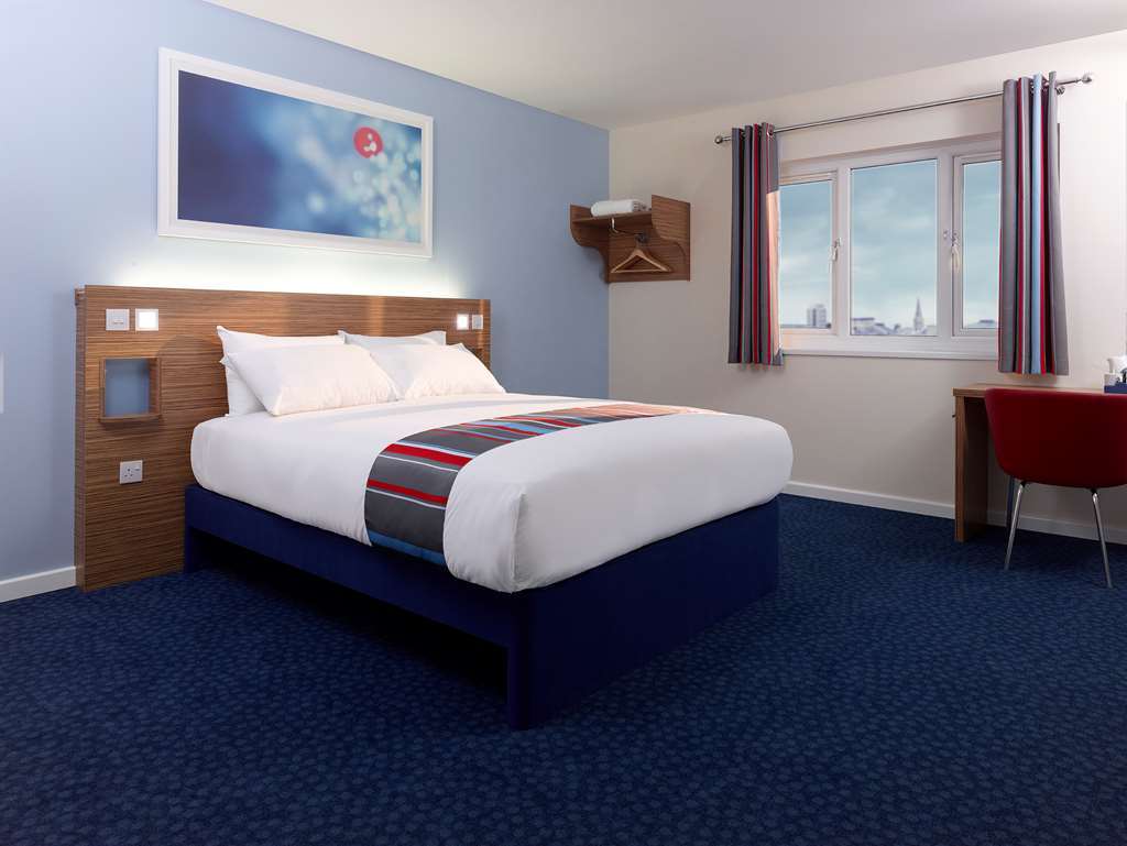 Travelodge Bedford Goldington Road Room photo