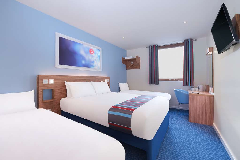 Travelodge Bedford Goldington Road Room photo