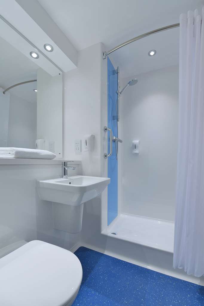 Travelodge Bedford Goldington Road Room photo